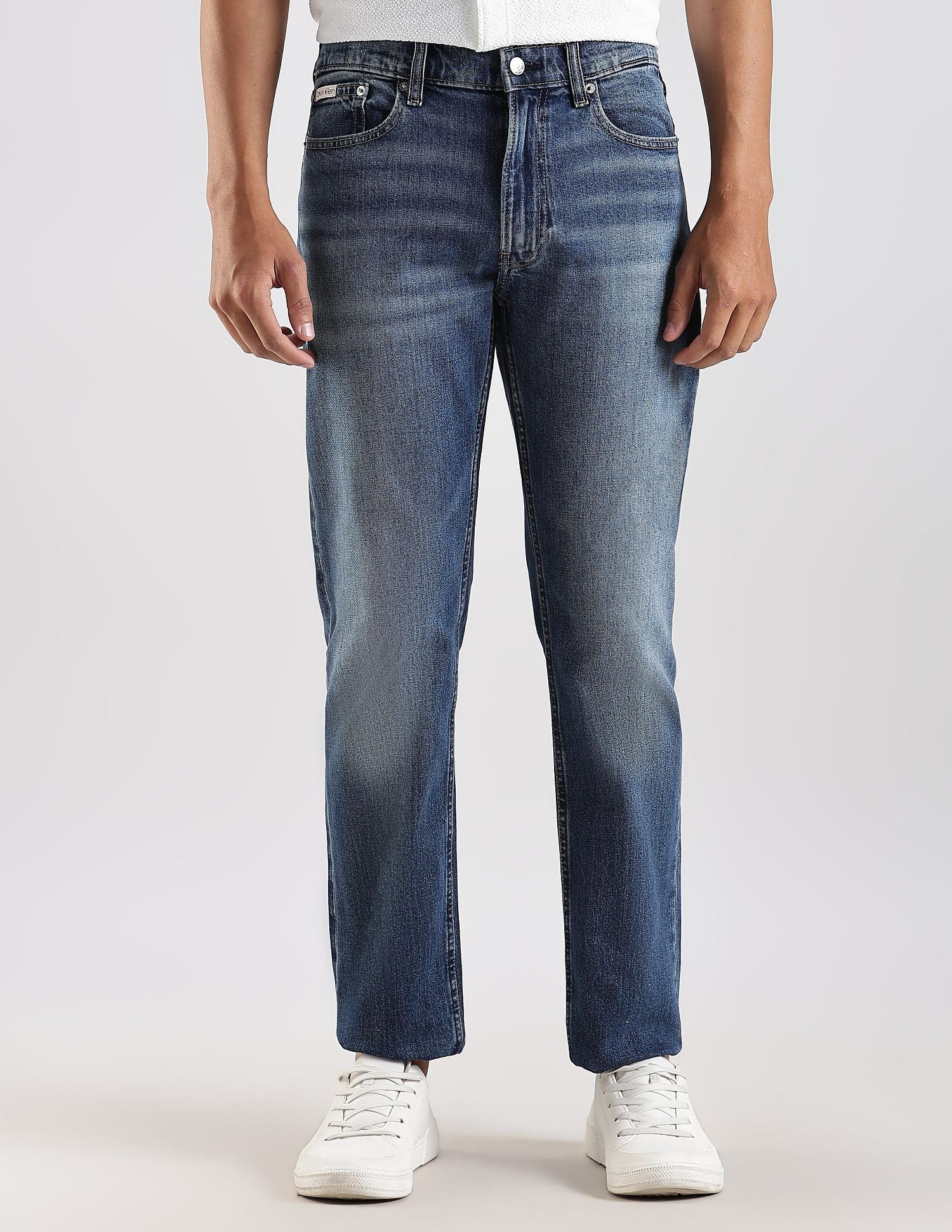 Calvin Klein Jeans Light Wash Staright Fit Mid Rise Jeans