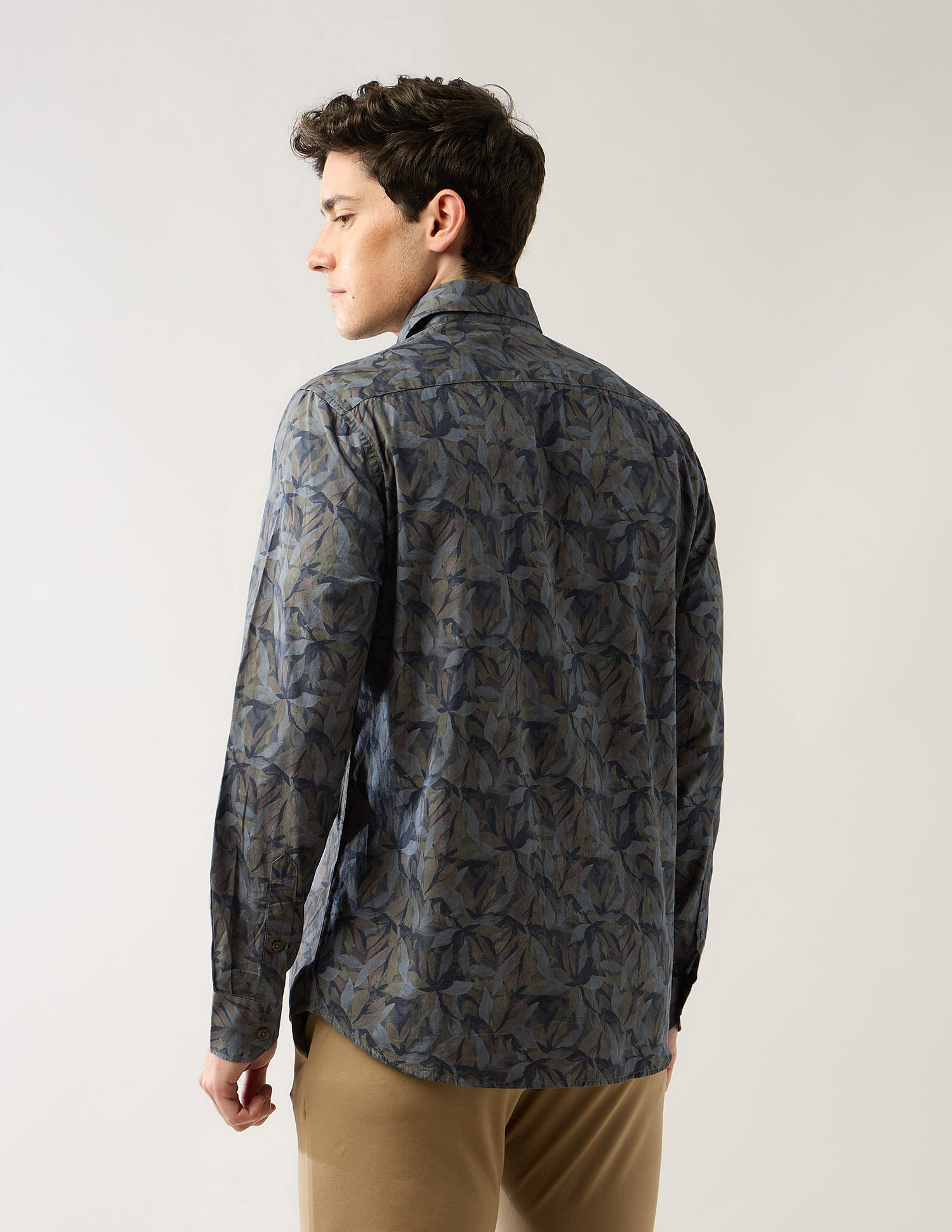 Arrow Sport Tropical Printed Printed Tailored Fit Shirt