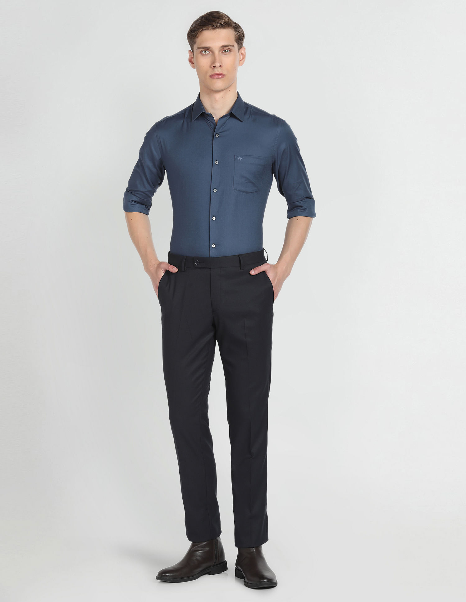 Arrow Manhattan Slim Fit Solid Shirt