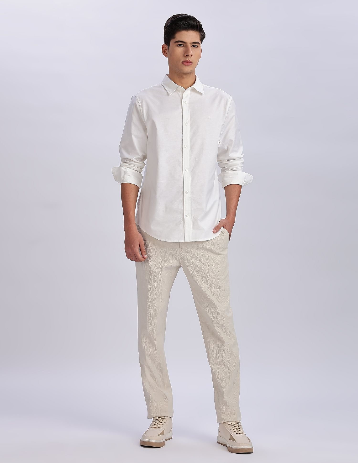 Calvin Klein Jeans Solid Regular Fit Oxford Woven Shirt