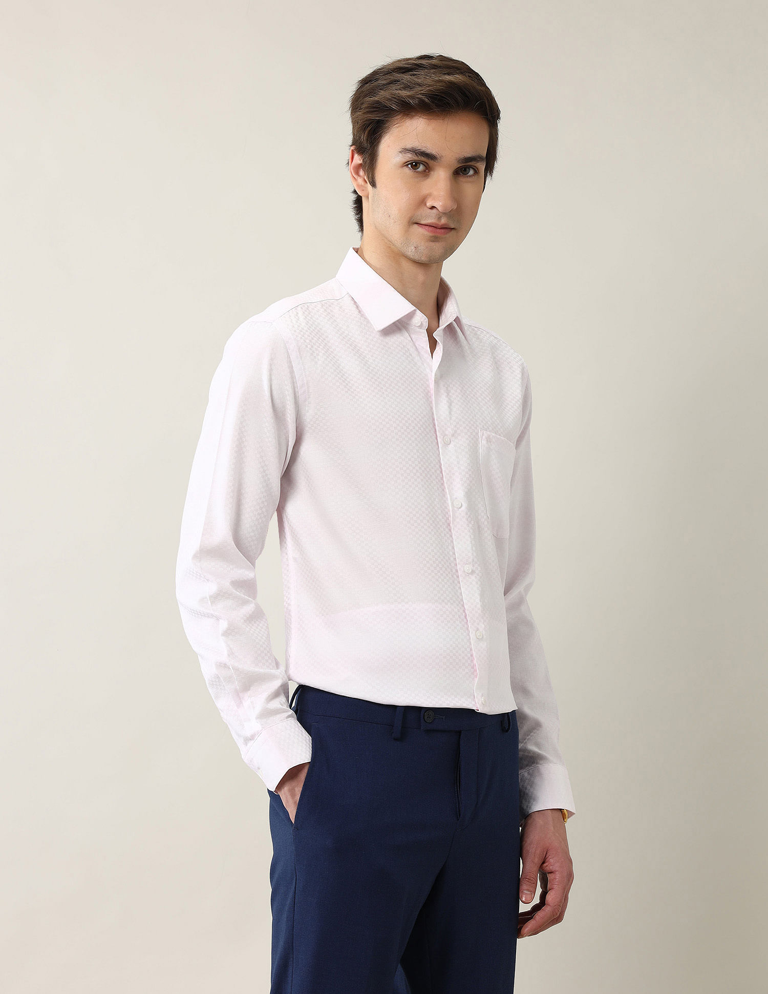 Arrow Textured Manhattan Slim Fit Ceremonial Shirt