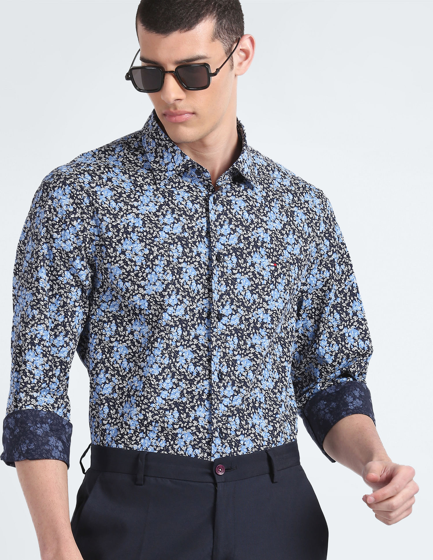 Løs er mere end Ni Buy Tommy Hilfiger Cotton Floral Print Regular Fit Formal Shirt - NNNOW.com