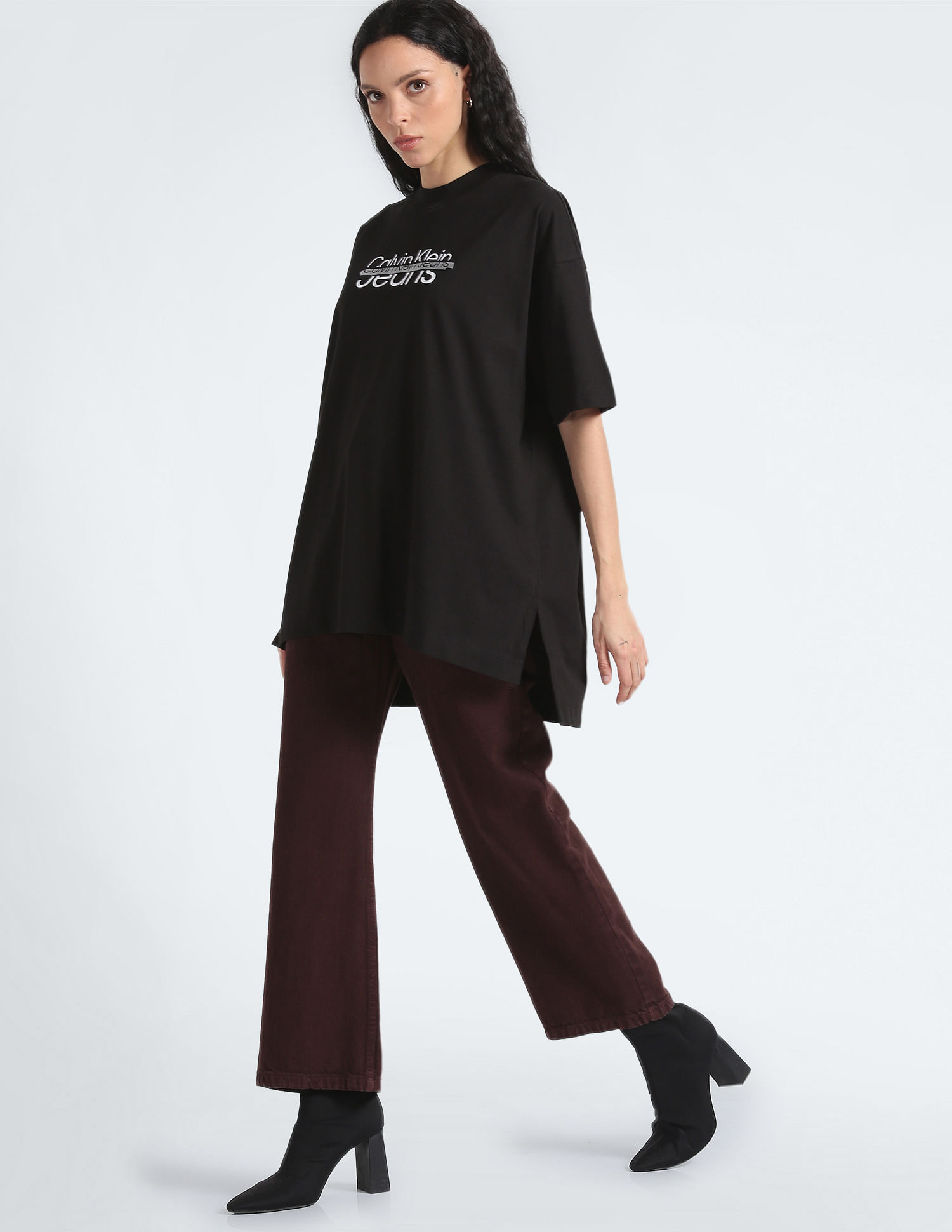 関税込み【  Jeans】large photo logo t-shirt Embroidered Monogram Logo T-Shirt | Calvin Klein