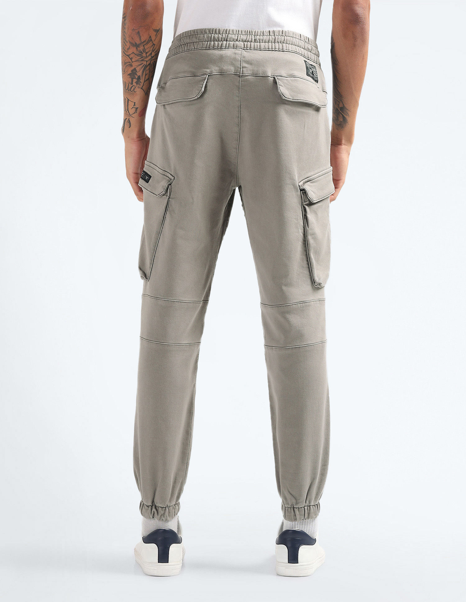 Buy Flying Machine Men Olive Solid Mid Rise Casual Trousers - NNNOW.com