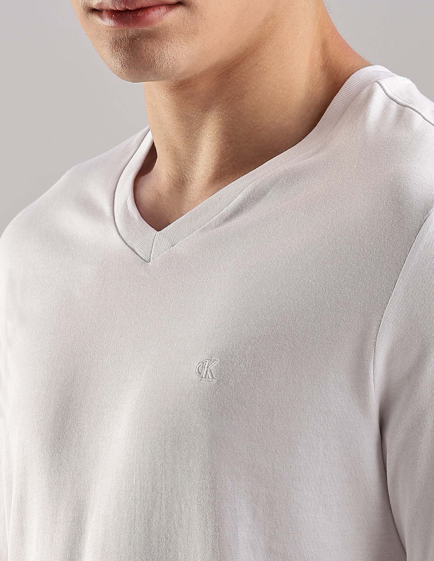 Calvin Klein Jeans Regular-Fit Solid Cotton T-Shirt