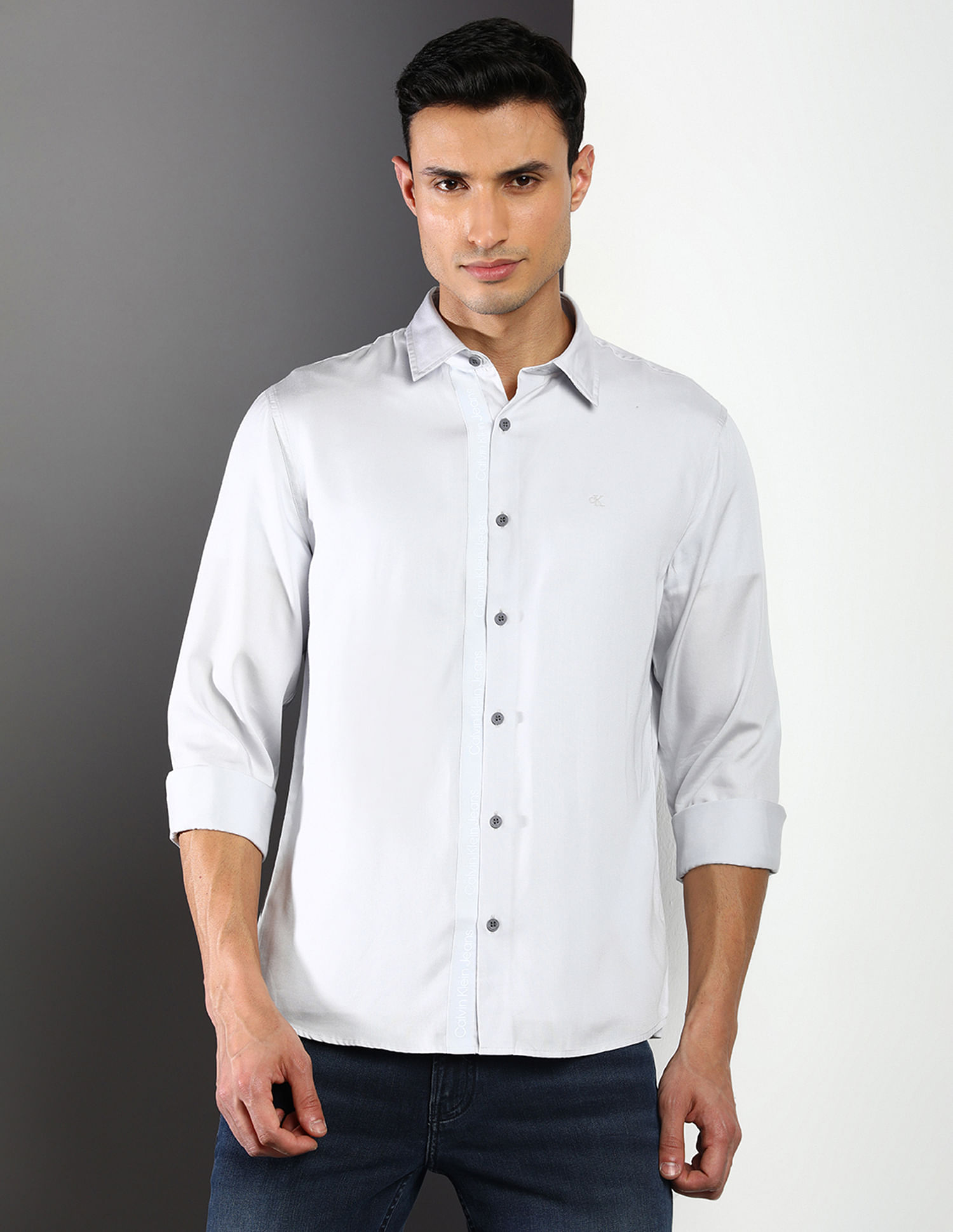 Buy Calvin Klein Jeans Textured Regular Fit Casual Shirt - NNNOW.com