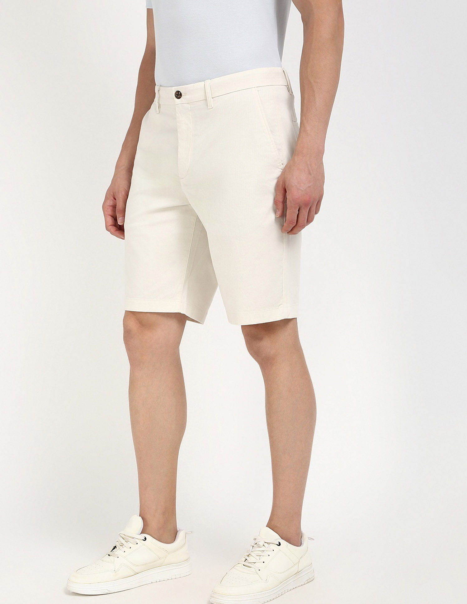 Tommy Hilfiger Relaxed Fit Solid Mid Rise Shorts