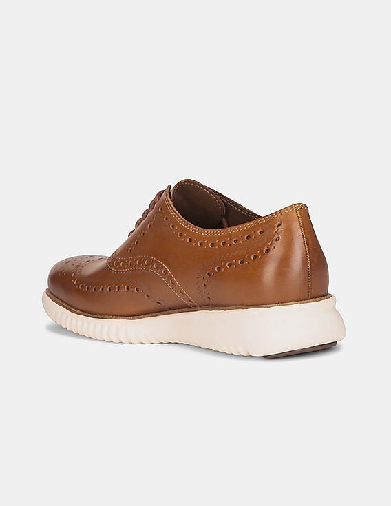 高評価アイテム Buy Cole Haan Men Brown 2.ZERØGRAND Wingtip Oxford - NNNOW.com 靴