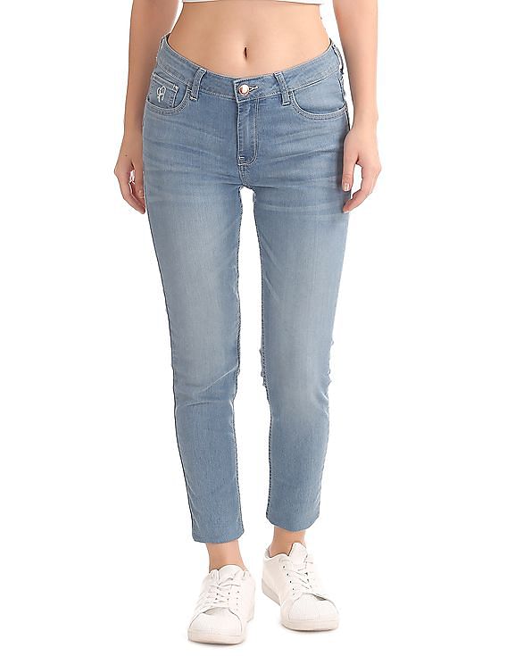 guess athletic tapered jeans