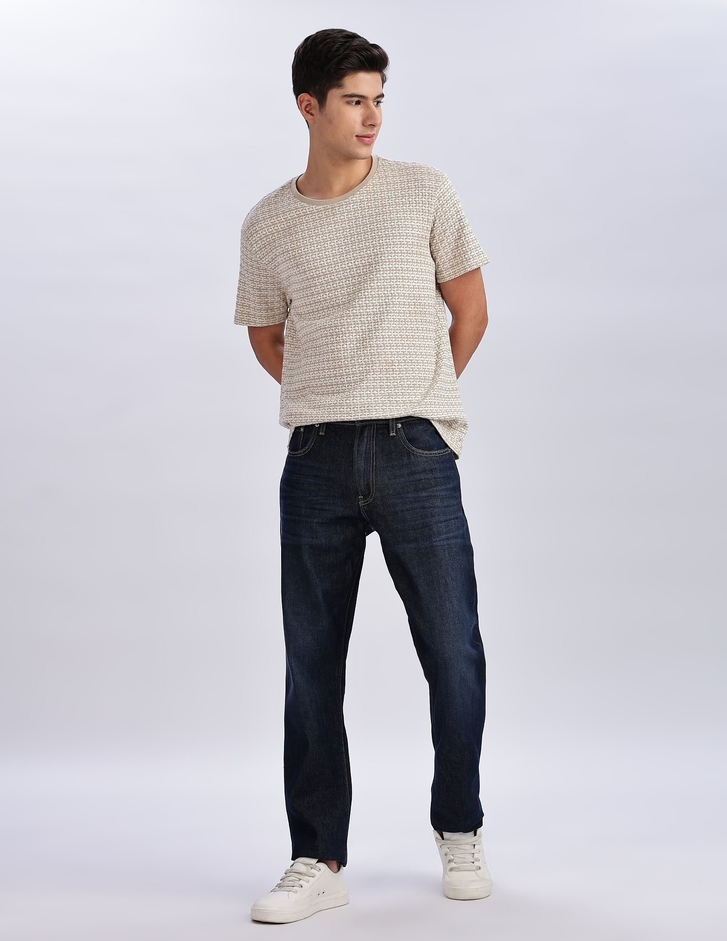 Calvin Klein Jeans Light-Wash Straight-Fit Mid Rise Jeans