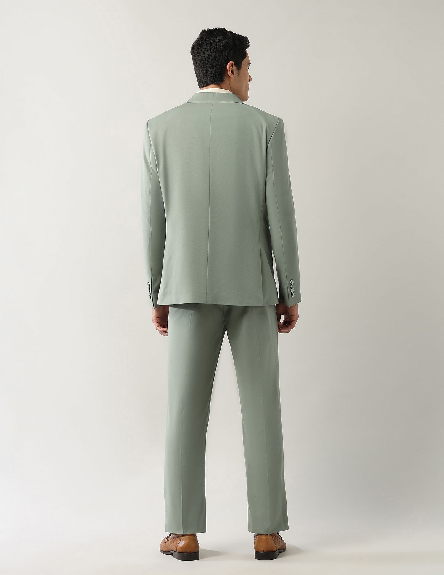Arrow Tailored Fit Solid Two Piece Suit