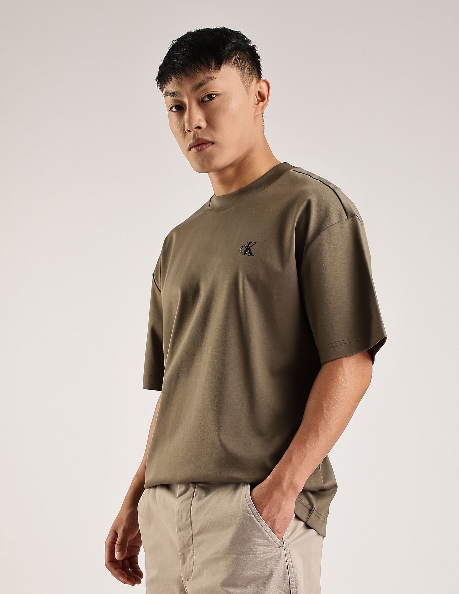 Calvin Klein Jeans Logo Regular-Fit Cotton T-Shirt