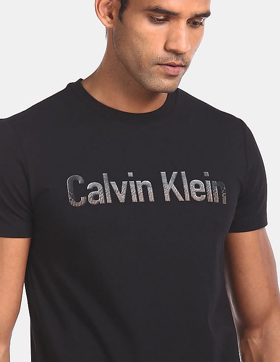 Calvin Klein Men Black Slim Fit Metallic Logo Print T-Shirt