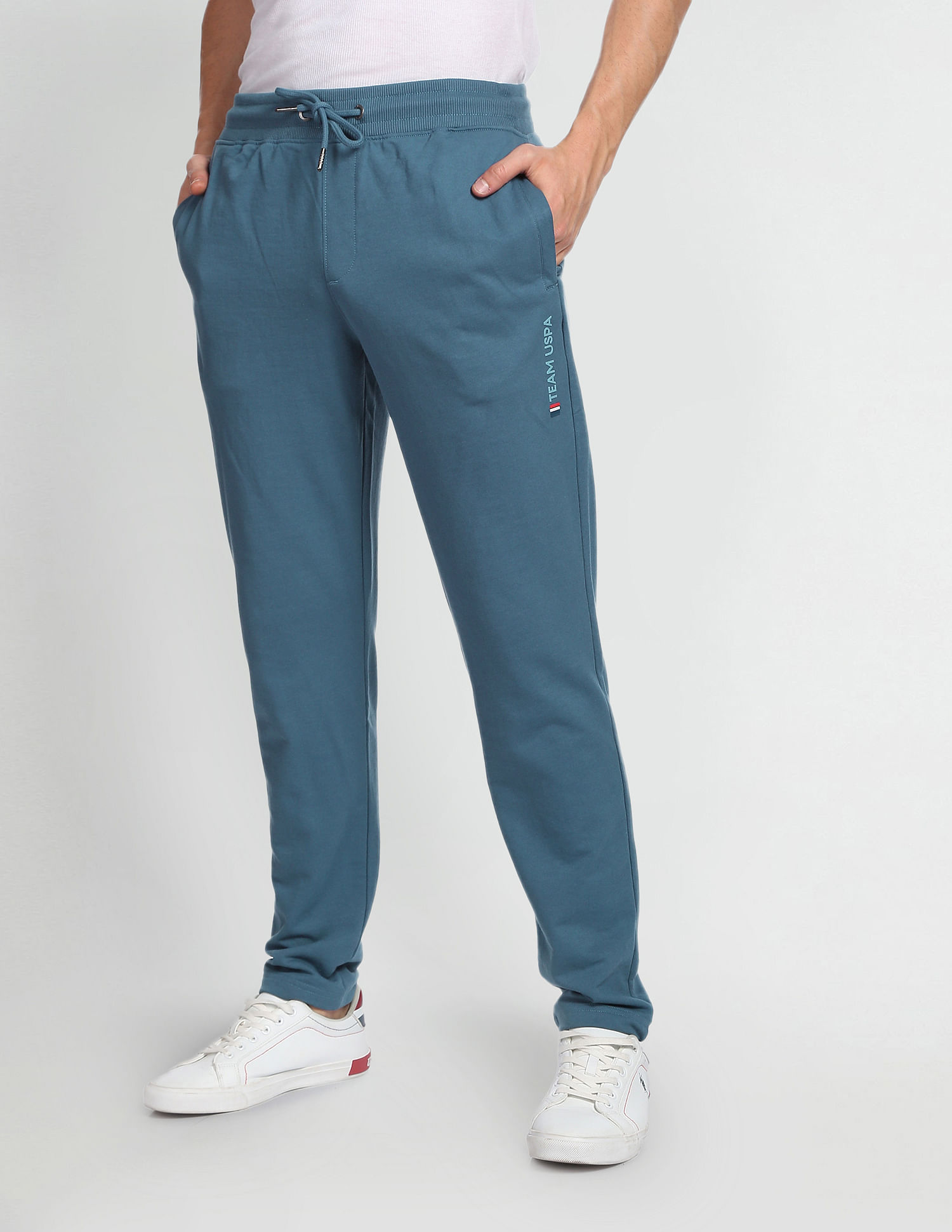 Alcis Men Charcoal Grey Solid Track Pants MTPMA210152-S