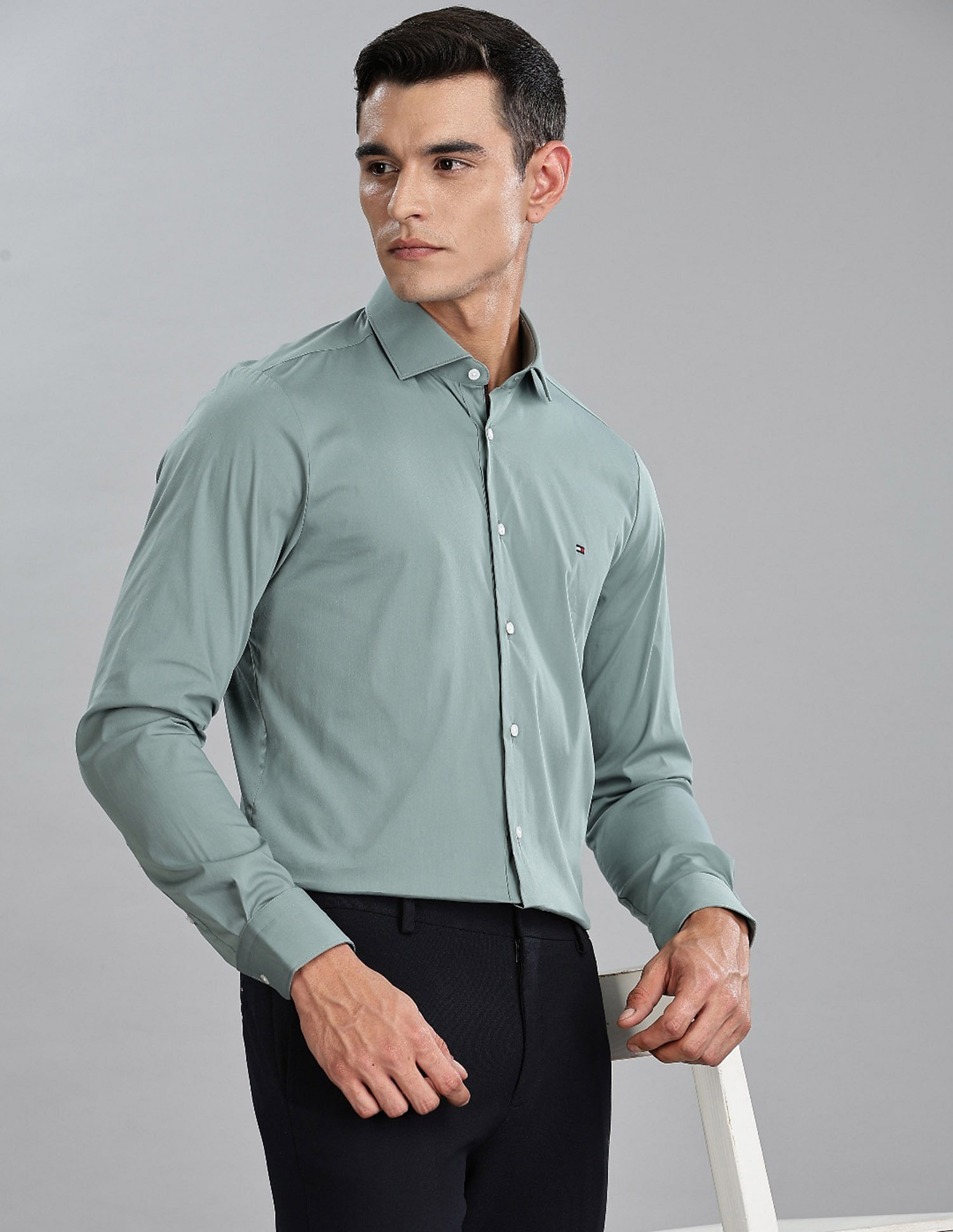 Tommy Hilfiger Solid Slim Fit Plain Woven Shirt