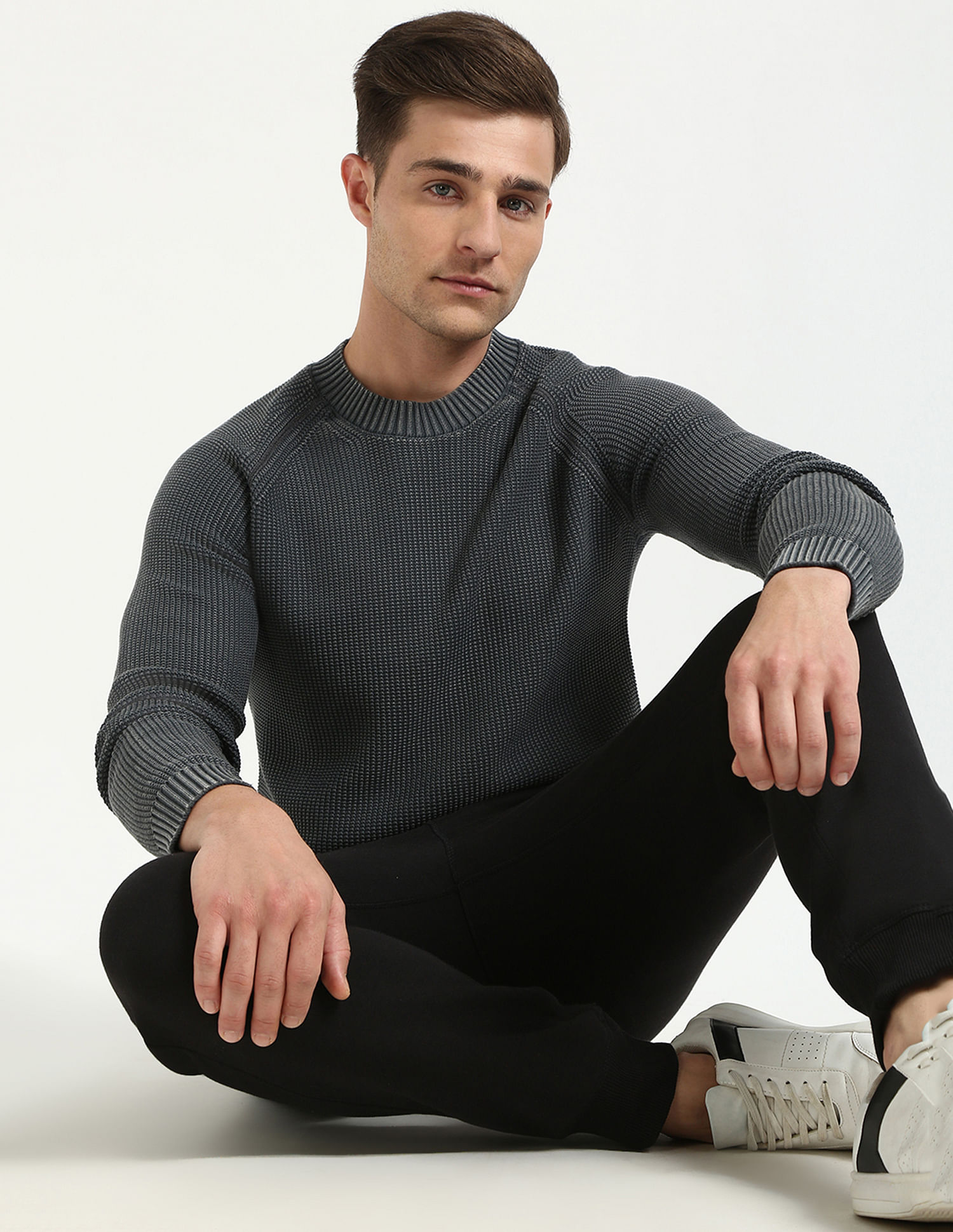Calvin Klein Jeans Solid Relaxed-Fit Cotton Sweater