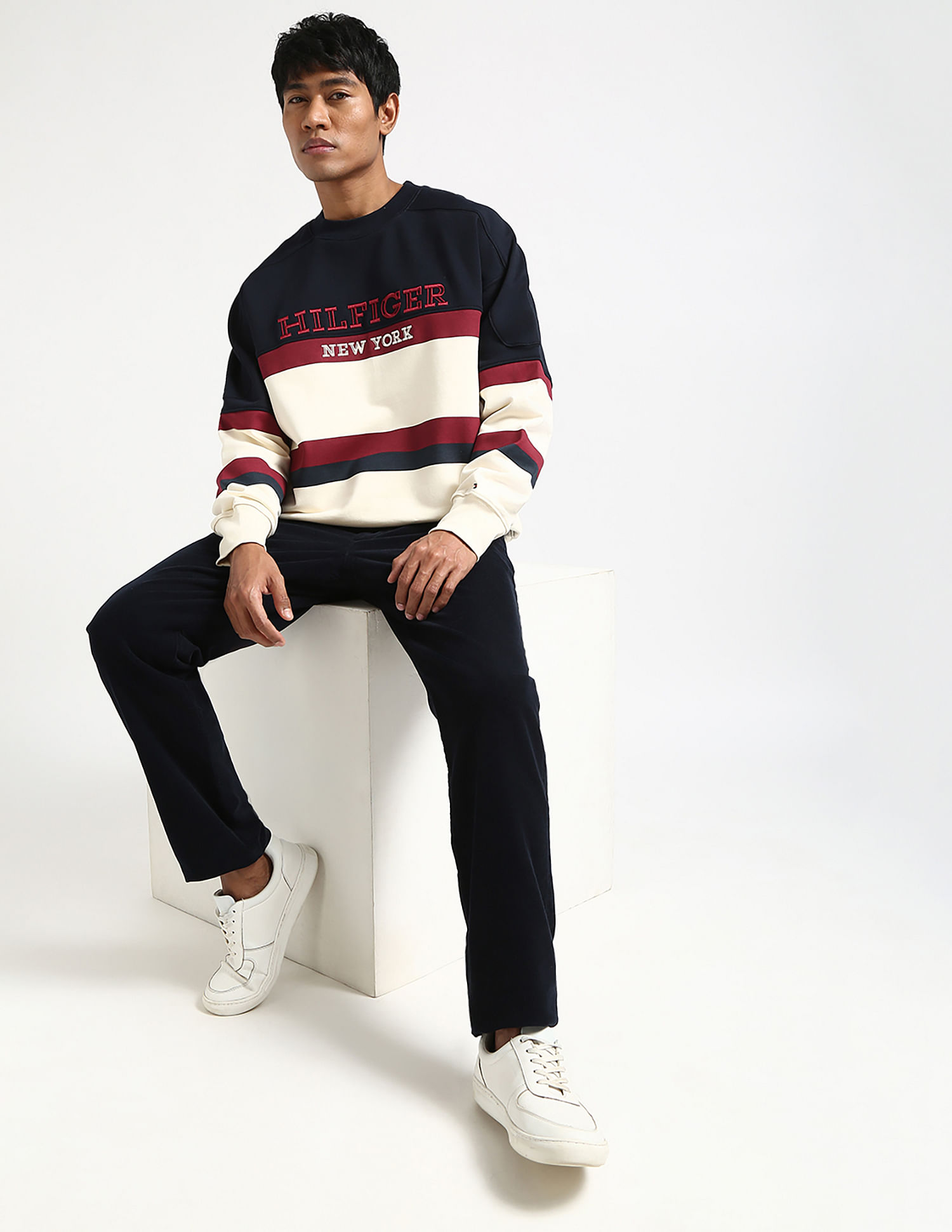 Tommy Hilfiger Regular Fit Colourblocked Sweatshirt