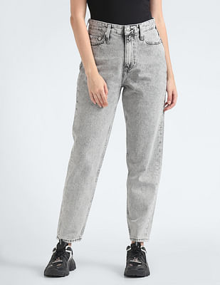 Calvin Klein Jeans Mid-Rise Mom Jeans