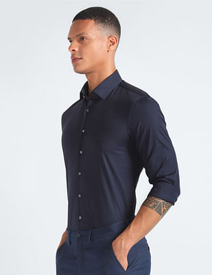 Calvin Klein Solid Slim Fit Poplin Shirt