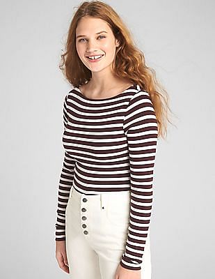gap red and white striped shirt