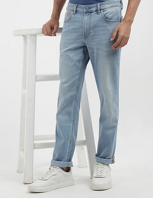 Calvin Klein Jeans Mid Body Fit Light Wash Jeans