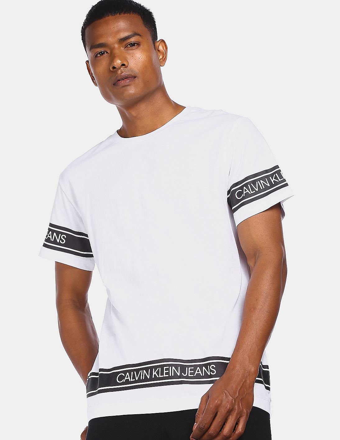 Buy Calvin Klein Men White Contrast Logo Tape Cotton T-Shirt - NNNOW.com