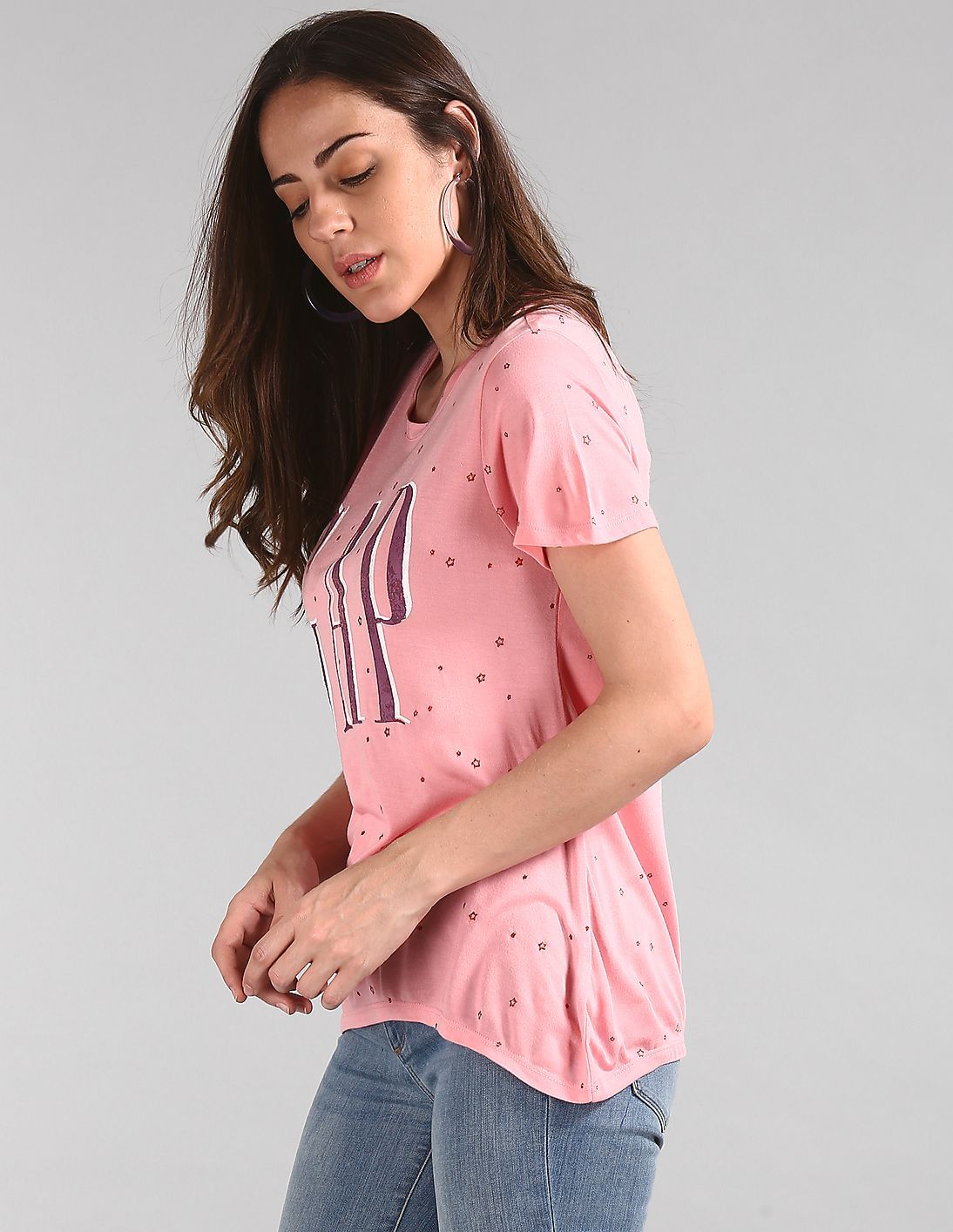売れ筋商品|||ゲス カットソー トップス レディース Women's Glitter-Logo Short-Sleeve Crewneck Top Low Key Pink Guess Ladies Pink Glitter Logo S/S T-shirt
