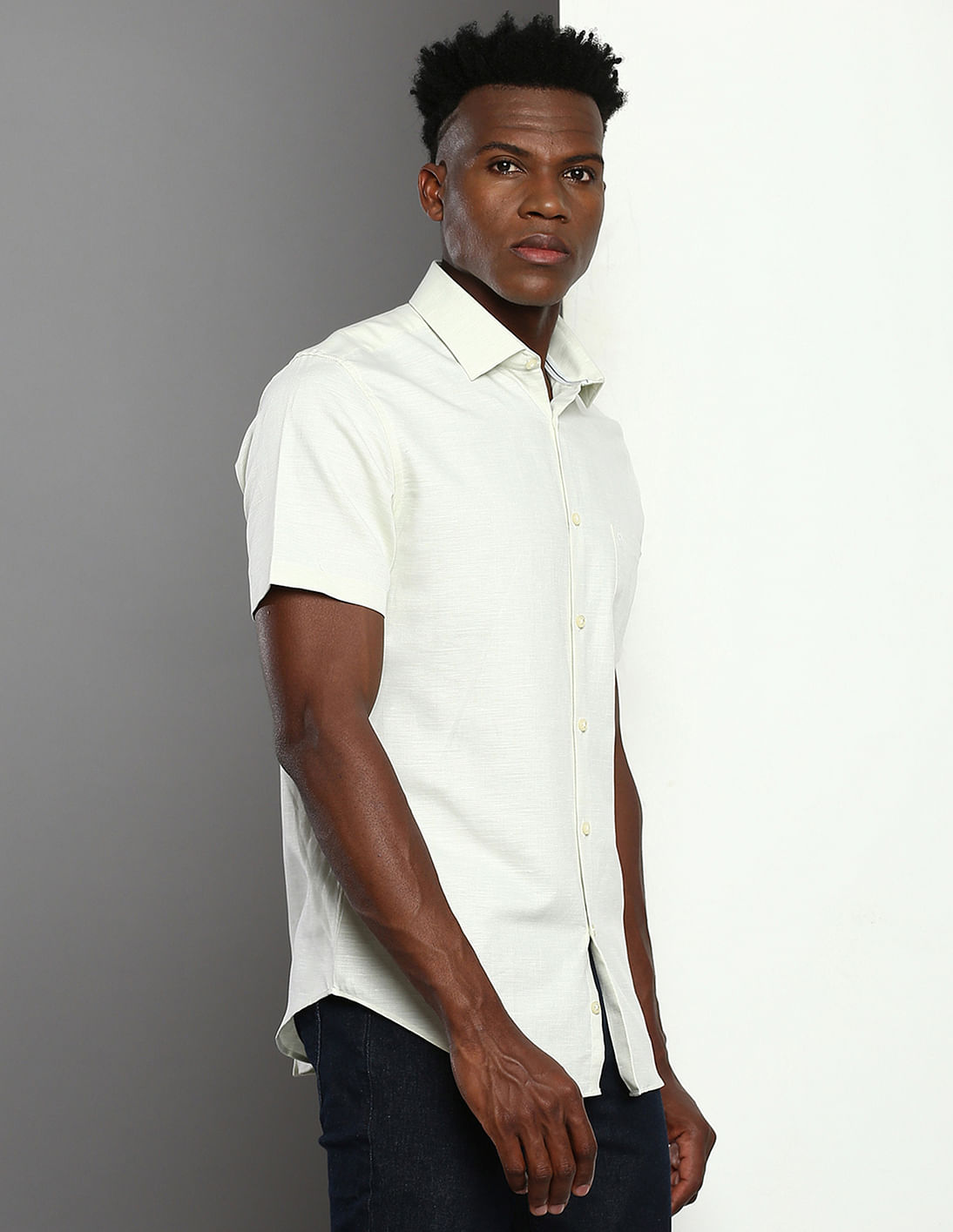 Buy Calvin Klein Solid Dobby Casual Shirt - NNNOW.com