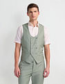 Arrow Solid Tailored Fit Three Piece Suit