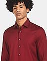 Calvin Klein Men Dark Red Slim Fit Solid Casual Shirt