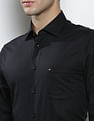 Tommy Hilfiger Men Black Giza Textured Dobby Formal Shirt